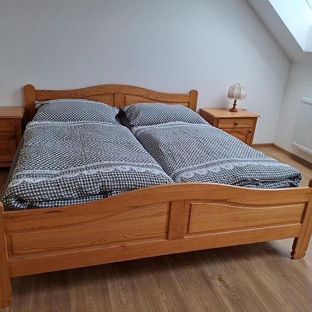 Pension Na Statku- Konsky Apartman Malenitz Extérieur photo